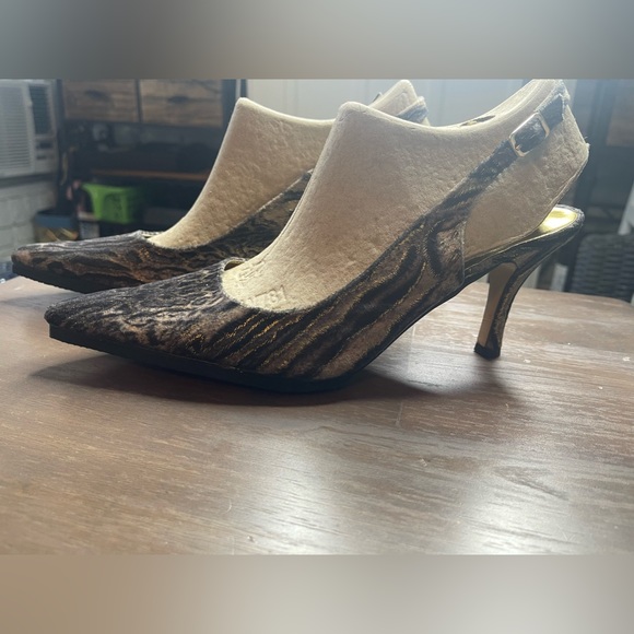 Never Worn EY Boutique Black/Cream Leopard Print Slingback Heels with Handbag - Picture 10 of 17